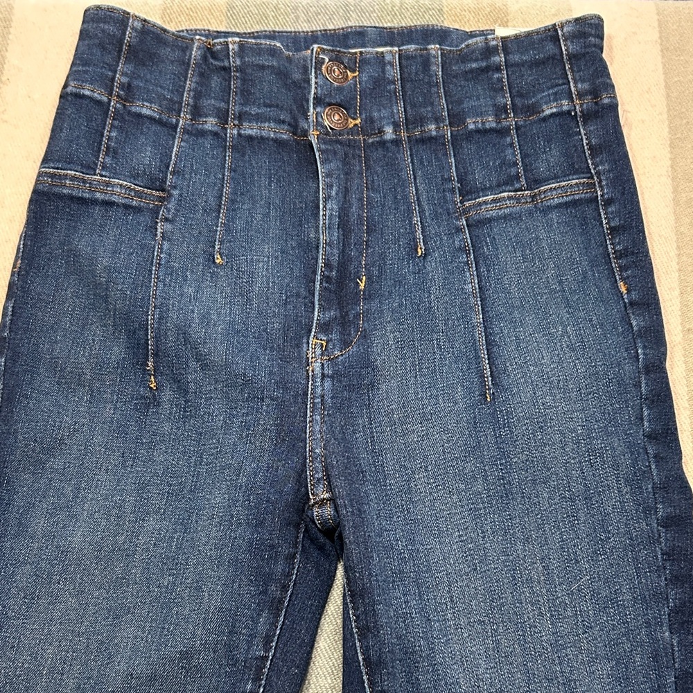 We The Free - Jayde Crop Flare - Dark Blue High-Rise Flare Jeans - Picture 2 of 8